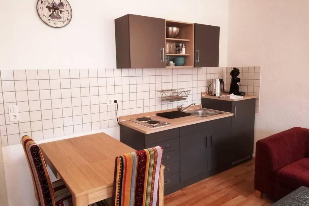 Ferienwohnung - Apartment Mit Balkon In Halle-Saale, Trotha Halle  Exterior photo